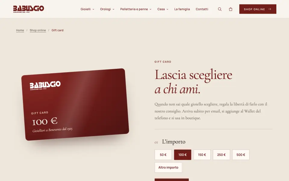 Pagina gift card con la carta bordeaux da 100 euro e la scelta dell’importo
